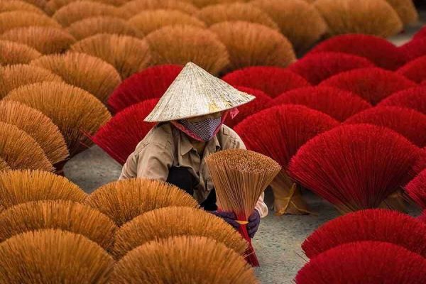 Quang Phu Cau Incense village - Explore Hanoi Village Tours